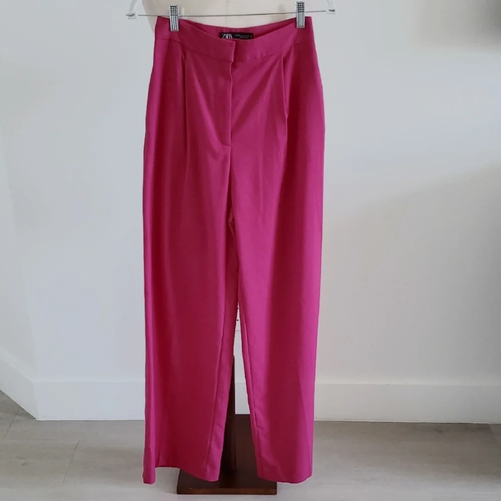 Zara women’s Wide leg Pink Pants with side pockets  size XS like NWOT